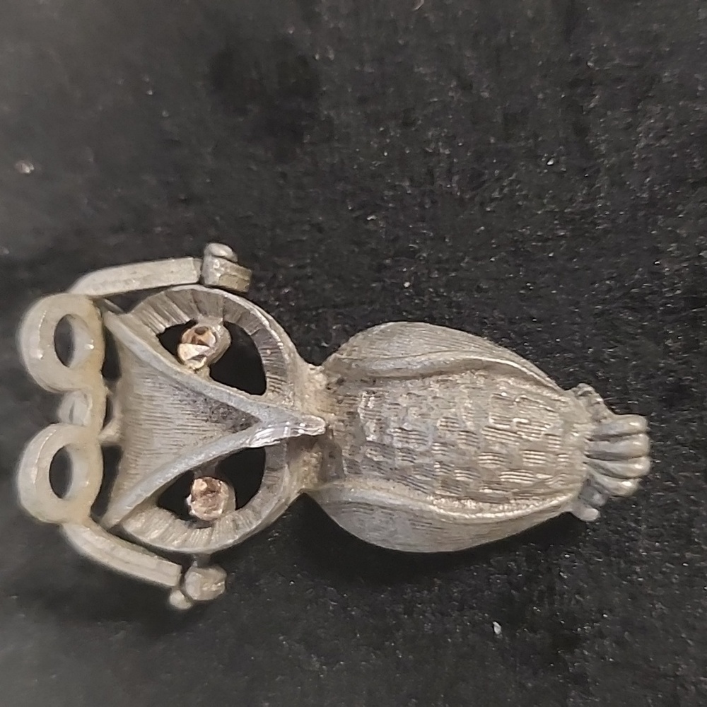 Vintage Cathedral Pewter Owl Pendant With Glasses Signed Small Owl Charm - Picture 2 of 4